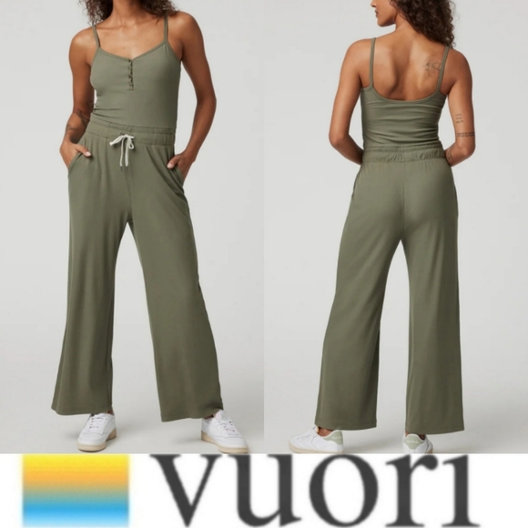 Vuori Pose Henley Jumpsuit NWT Shelf Bra Pockets Drawcord Wide Leg Flare Ribbed - Picture 13 of 13